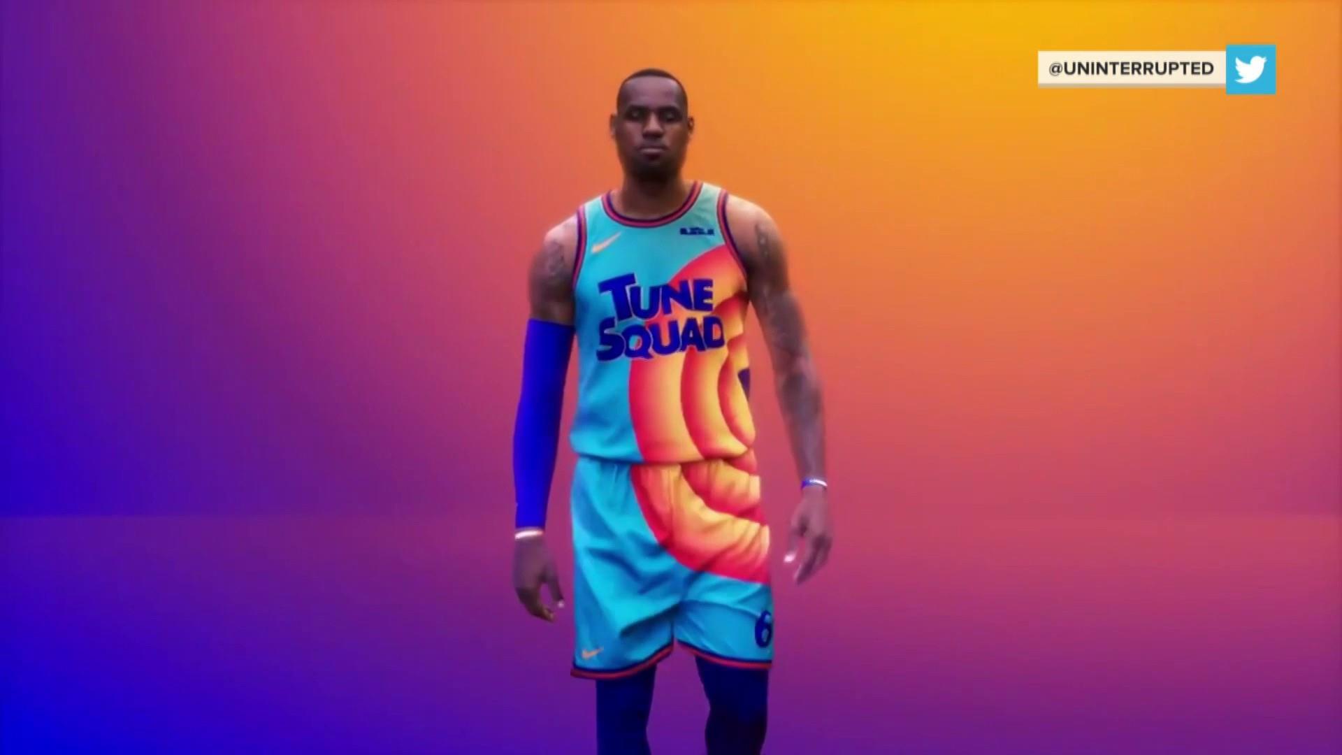Tune Squad Basketball Outfit LeBron James In Space Jam: A