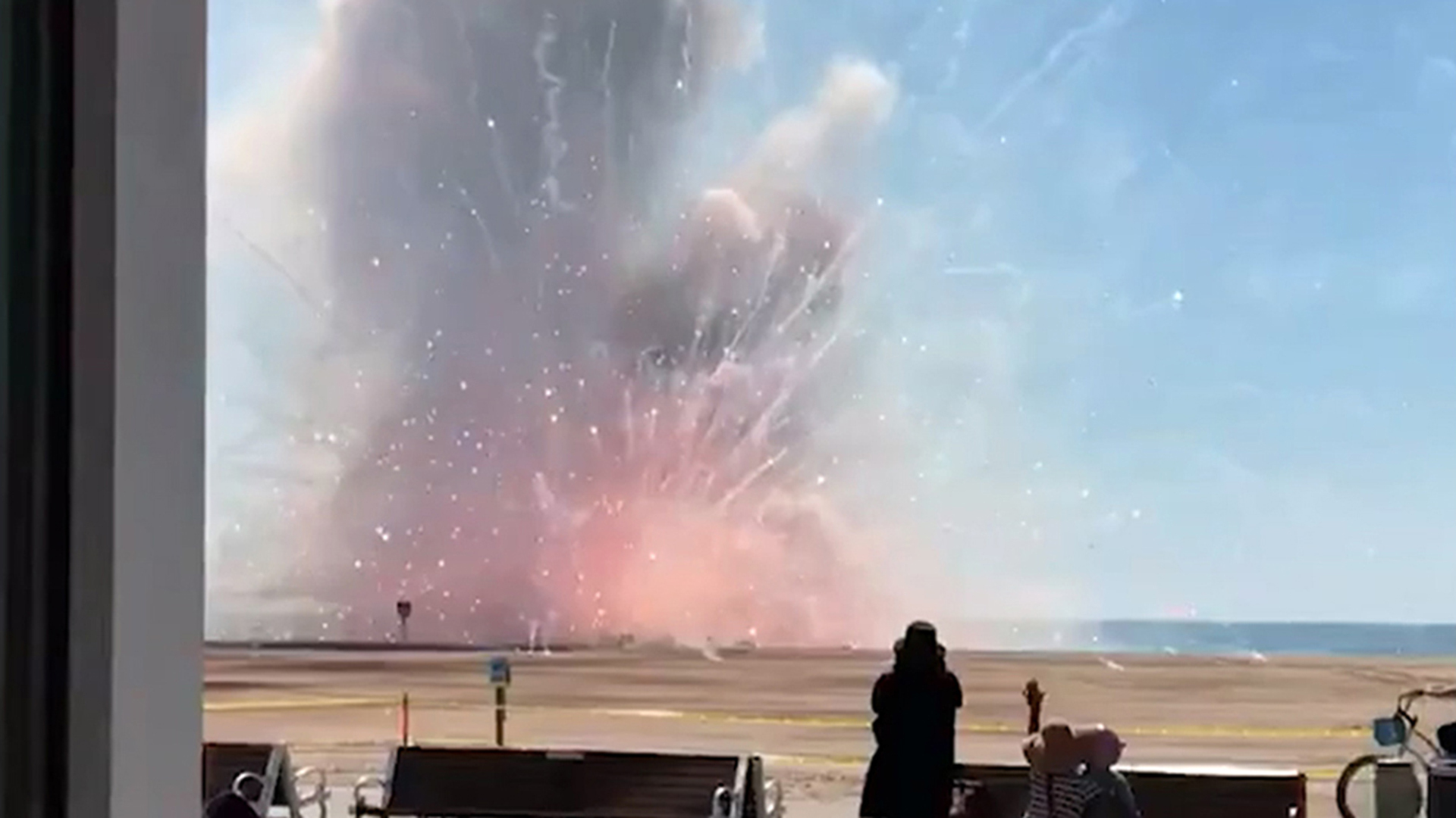 Blue Jackets' Matiss Kivlenieks dies in fireworks-related accident