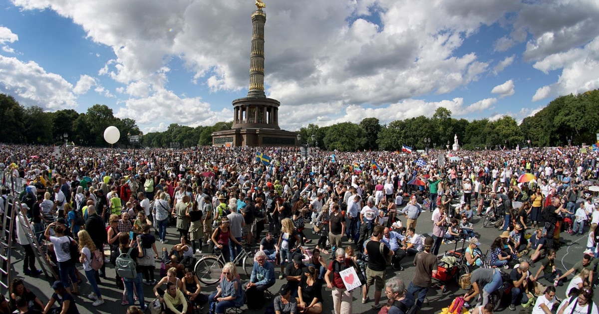 Police disperse thousands of protesters in Berlin in march against coronavirus restrictions thumbnail